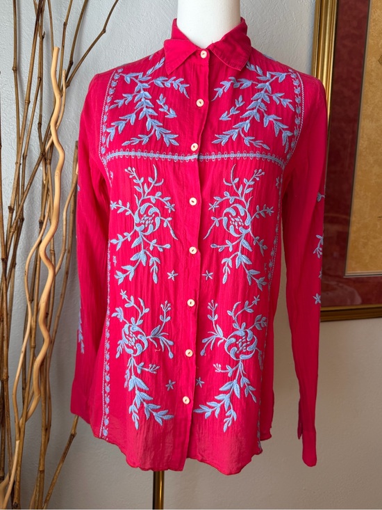 Johnny Was Tops - Johnny Was Red Button-Down Shirt with Light Blue Embroidery XS